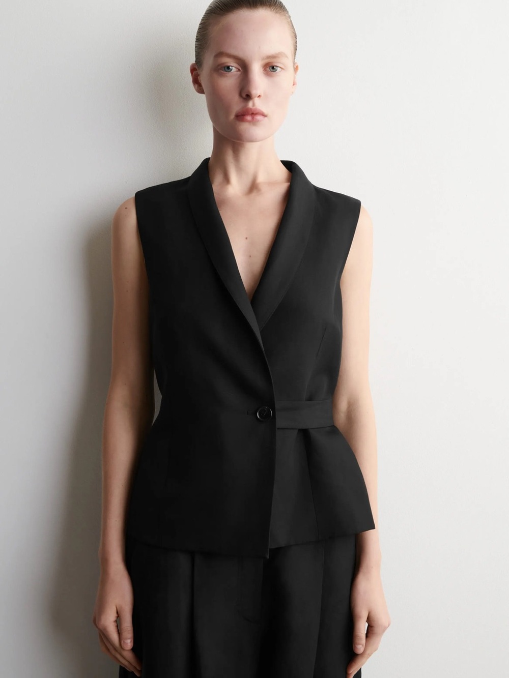 COS Shawl-collar belted linen blend vest (Size 38)